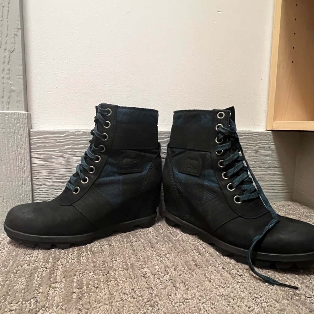 Sorel boots! Super cute worn twice